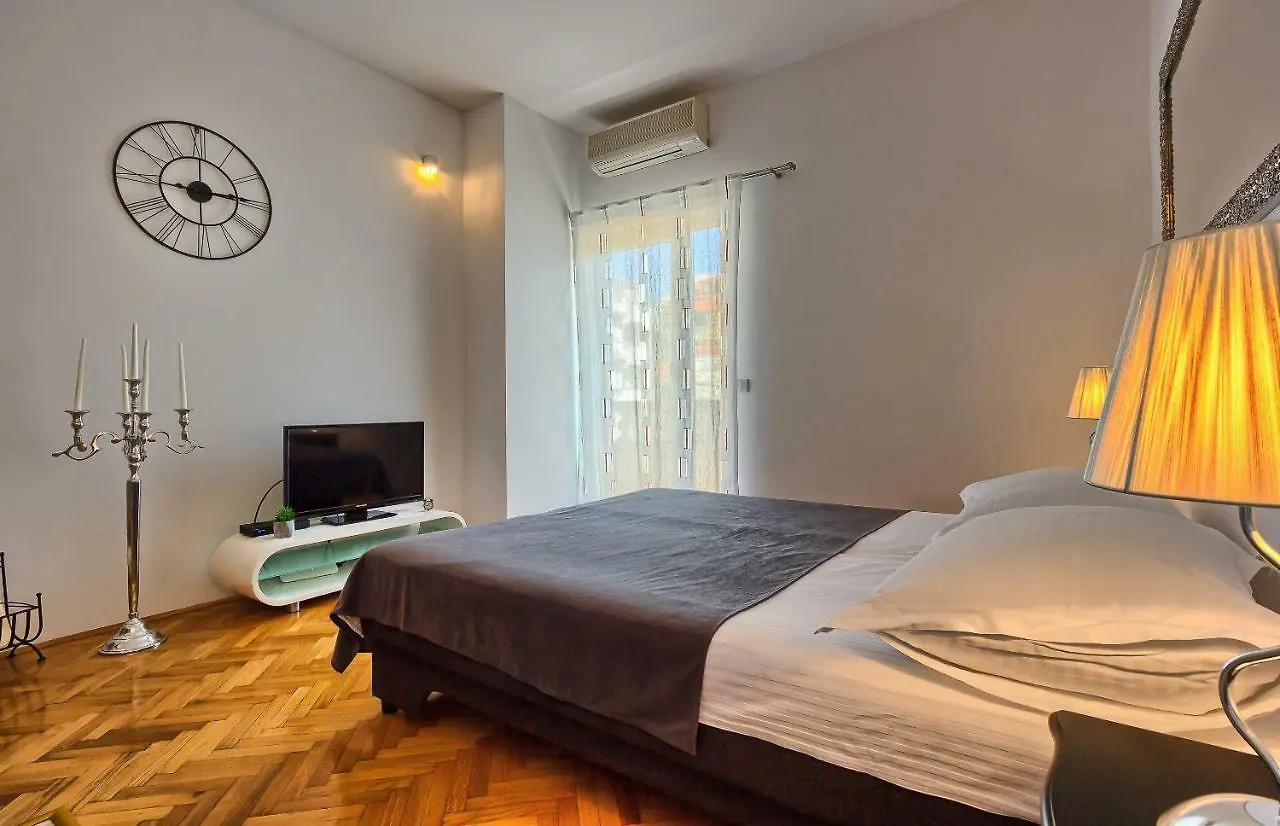 Prestige Lux Apartments Split 0*,