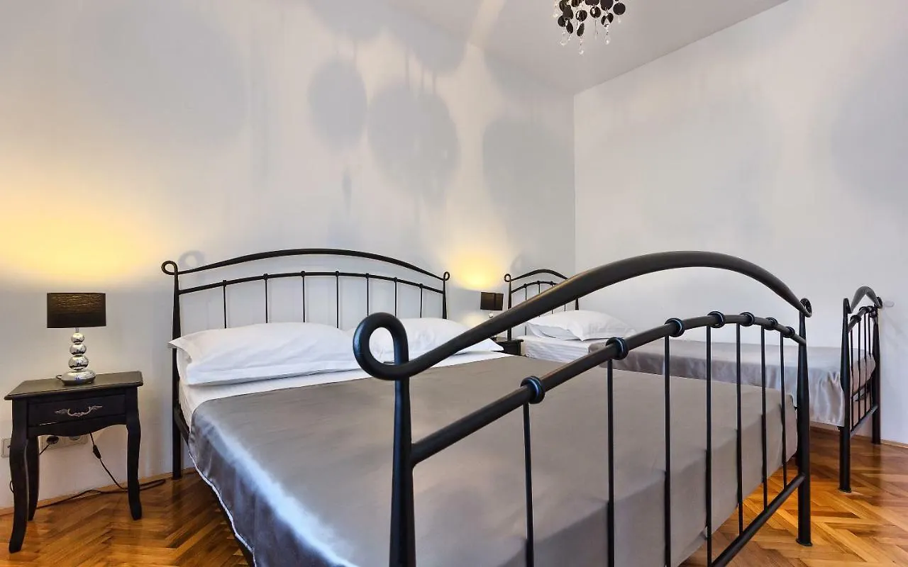 Prestige Lux Apartments Split 0*,
